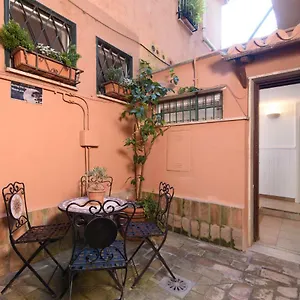 Lovely With Garden In Vatican Museums Trastevere Apartamento Roma